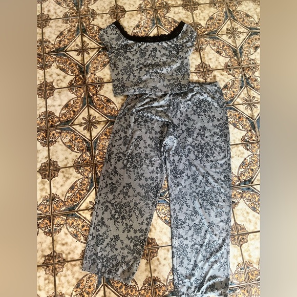 Victoria’s Secret vintage Floral Chantilly lace Two-Piece Set large flirty crop - Picture 1 of 6